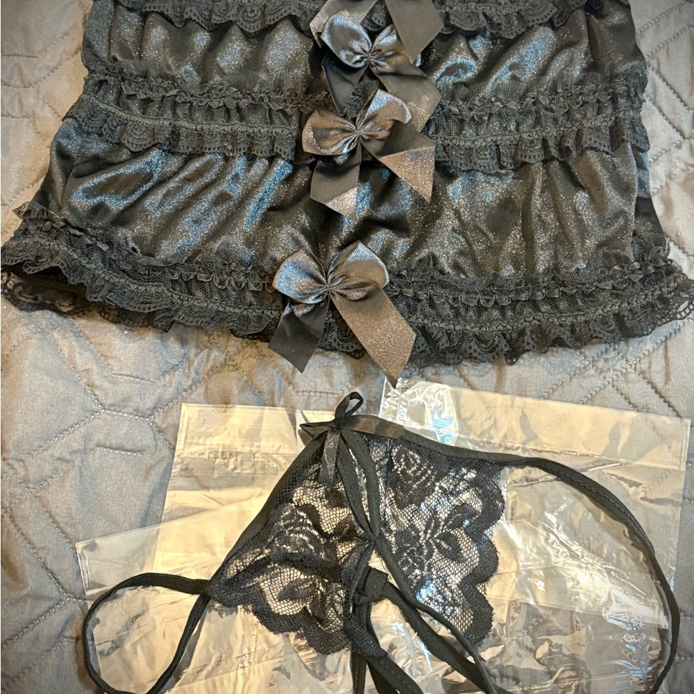 Satin and Lace Black Chemise with Bows NWOT